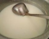 A picture of step 2 of Mango jello custard.