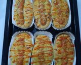 Foto langkah ke 10 dari resep Cheezy Sausage Boat.