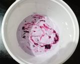 A picture of step 5 of Black currant ice cream.