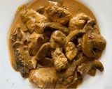 Une image de l'étape 6 de Poulet à la sauce crémeuse.