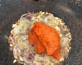 Gambar langkah 2 resipi Sambal Sardin Kentang.