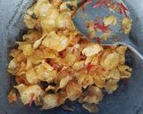 Foto langkah ke 6 dari resep Keripik Kentang Karamel Pedas Manis.
