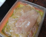 Foto del paso 2 de la receta: Pechuga de pollo rebozada y frita con papas fritas y ensalada