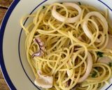 A picture of step 6 of 🍝 Basic☆ Squid- spaghetti aglio olio e peperoncino.
