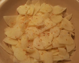 Foto del paso 2 de la receta: Tortilla de patatas con cebollas, ajos y perejil