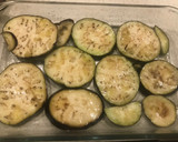 Foto del paso 3 de la receta: Berenjenas y tomates asados con AOVE 🍆 🍅 (vegano)