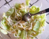 Une image de l'étape 2 de Salade de concombre haricots mungo et mozzarella.