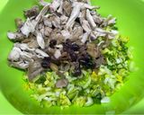 Foto del passaggio 4 della ricetta Insalata di pollo