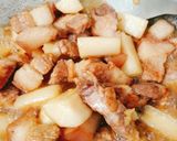 Hình bước làm 2 của món Thịt kho củ cải trắng