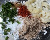 A picture of step 3 of Sabudana Thalipeeth.