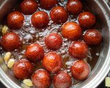 A picture of step 4 of Gulab jamun.