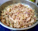 Hình bước làm 2 của món Thịt ba chỉ kho mắm ruốc
