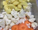 Foto langkah ke 1 dari resep Sup Sayur Bakso.