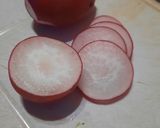 Foto del paso 3 de la receta: Ensalada tomate, rabanitos y zucchini