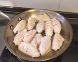 A picture of step 1 of Stew Chicken Wings.