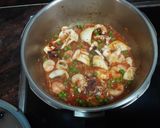 Foto del paso 3 de la receta: Garbanzos con sepia y gambas