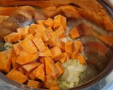 Foto del paso 2 de la receta Crema de boniatos, zanahorias y judías verdes