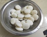 A picture of step 4 of Rice Roti - (Pathiri).