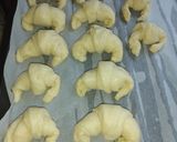 Foto del paso 12 de la receta: Medialunas con dulce de leche🥐