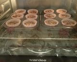 A picture of step 4 of Banana crunch muffins.