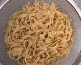 Φωτογραφία βήματος 2 της συνταγής Fettuccine με μοσχαρίσιο λουκάνικο και κόκκινο κρασί