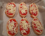 Foto del paso 1 de la receta: Mini tostas de atún