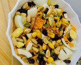 Foto del paso 5 de la receta: ENSALADA CROCANTE DE ZANAHORIA, HUEVO Y PASAS DE UVA 🍇 🥗🥚🥗🥕 (CON MIX DE FRUTOS SECOS) 🥗🥜🫘🌰🥗