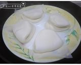 A picture of step 7 of Rice Gua Bao.