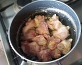 A picture of step 2 of Chicken Tomato stew European style.