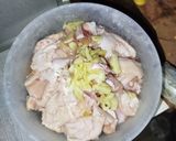 Hình bước làm 1 của món Dạ dày xào dứa cà chua