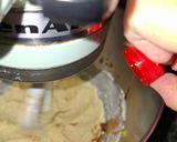 Foto del paso 2 de la receta: Alfajores cubiertos de chocolate blanco