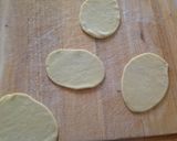 Foto del passaggio 5 della ricetta Culurgiones con ripieno di patata, menta e tartare di gamberi