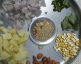 A picture of step 1 of Murmure ki chatpati.