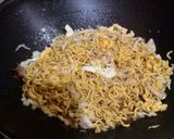 Foto langkah ke 2 dari resep Mie Goreng Jawa Bumbu Simple.