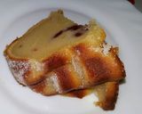 Foto del paso 7 de la receta Bundt cake de yogur de albaricoque y mermelada de fresas