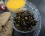A picture of step 4 of Masala Bhindi Okra.
