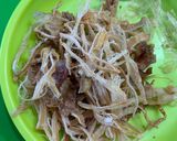 Hình bước làm 1 của món Gỏi Ổi Khô Mực