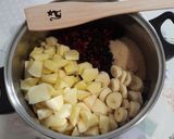 Gyümölcsleves vanília habarással recept fázis 2 fotója