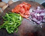 A picture of step 2 of Hard boiled eggs salad.