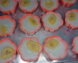 Foto langkah ke 5 dari resep Nogosari Cetakan Bunga.