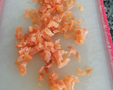 Foto del paso 1 de la receta: Rollitos crujientes de salmón ahumado y queso