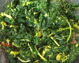 Foto langkah ke 4 dari resep Oseng Daun Pepaya Teri.