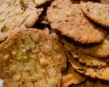 ઘંઉના લોટ ની મઠરી (Wheat flour Mathari Recipe In Gujarati) રેસીપી સ્ટેપ4ફોટો