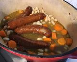 Une image de l'étape 12 de Saucisses de morteau aux haricots blancs,carottes et tomates séchées.