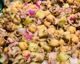 A picture of step 2 of Garbanzo and Tuna Salad.
