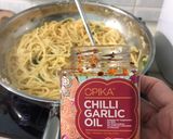 A picture of step 4 of Spaghetti Olio E Aglio With Chili Garlic.
