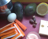 Foto del paso 1 de la receta: Barquitas de aguacate y queso emmental