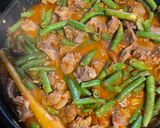 Foto langkah ke 6 dari resep Oseng Daging Buncis Pedas.