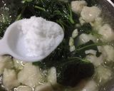 Foto langkah ke 4 dari resep Sup Bakso Daun Ubi.