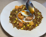 Foto del paso 9 de la receta: Ensalada de lentejas, papaya, huevo, langostinos y el aliño de sus cabezas